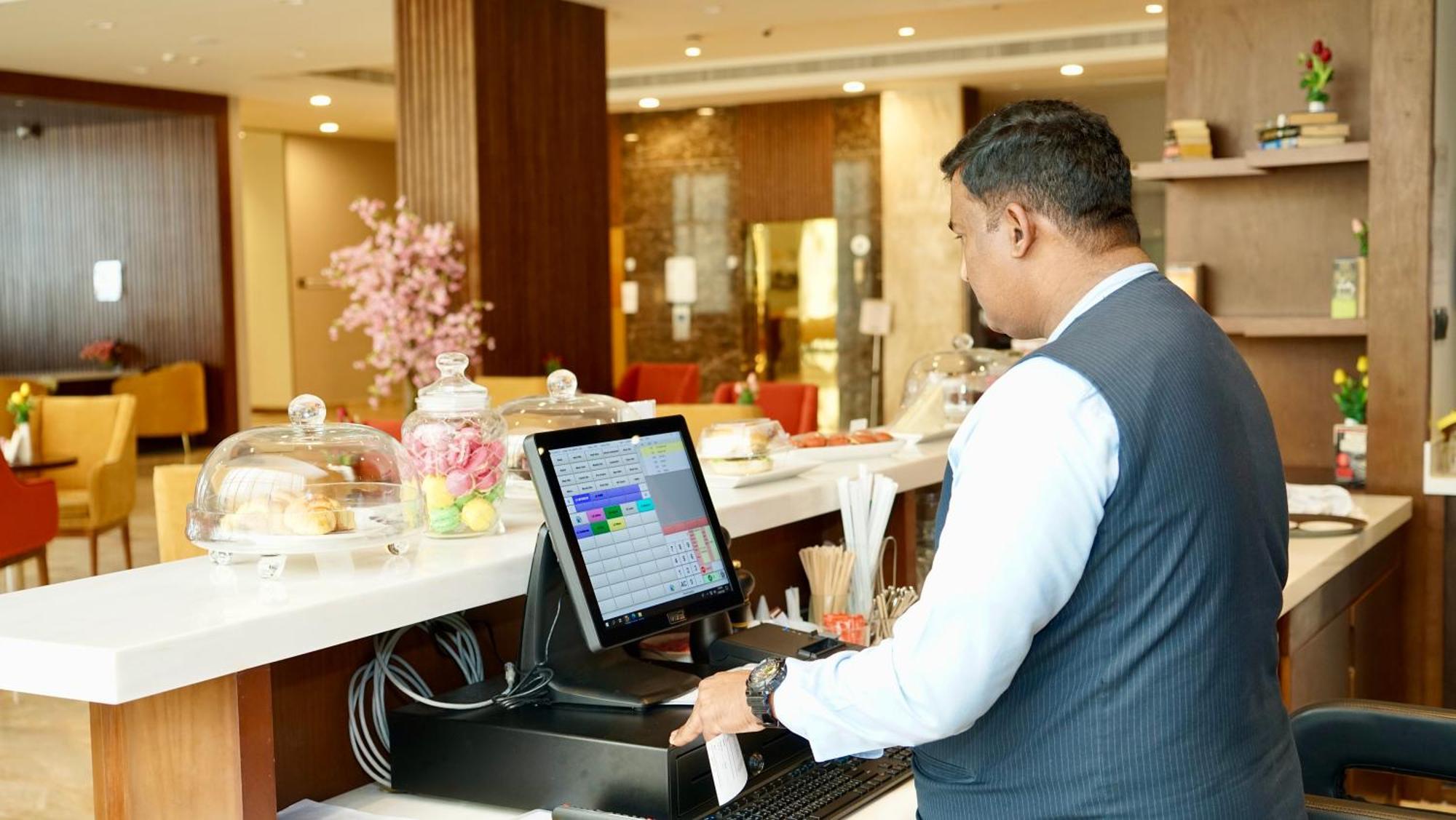 Kyriad Hotel Салала Экстерьер фото