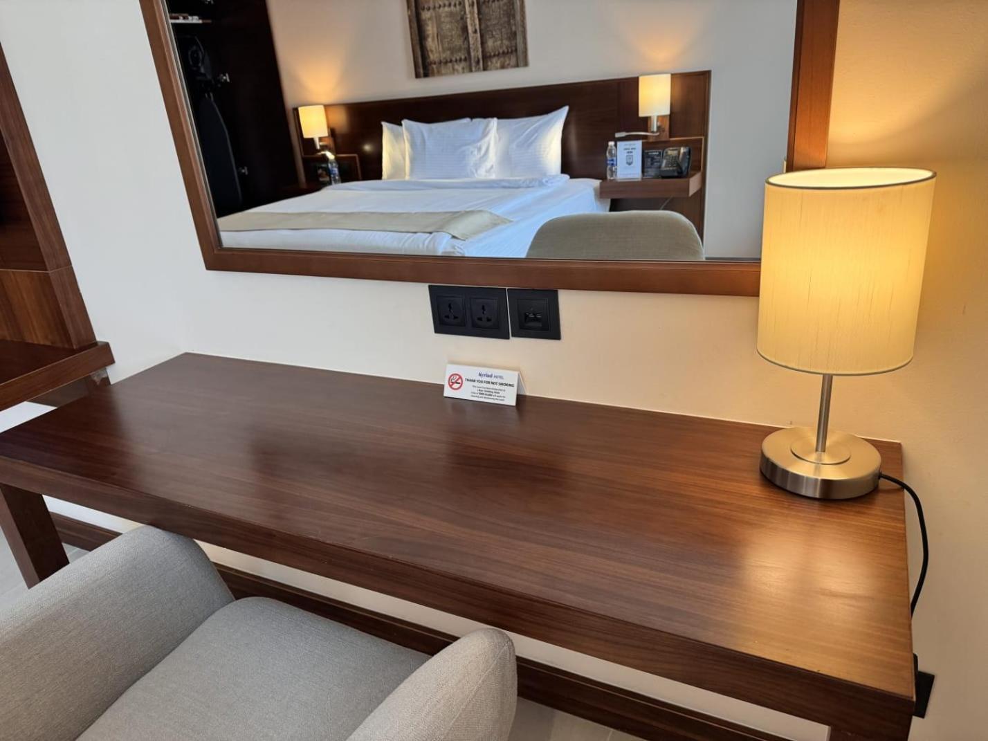 Kyriad Hotel Салала Экстерьер фото