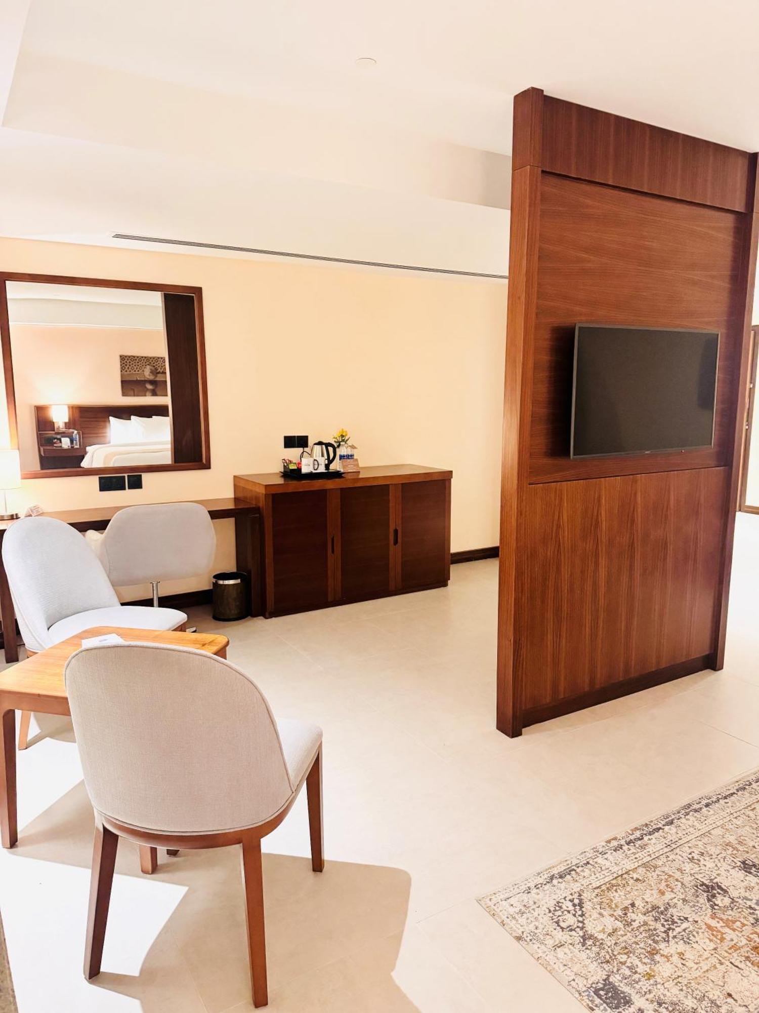 Kyriad Hotel Салала Экстерьер фото